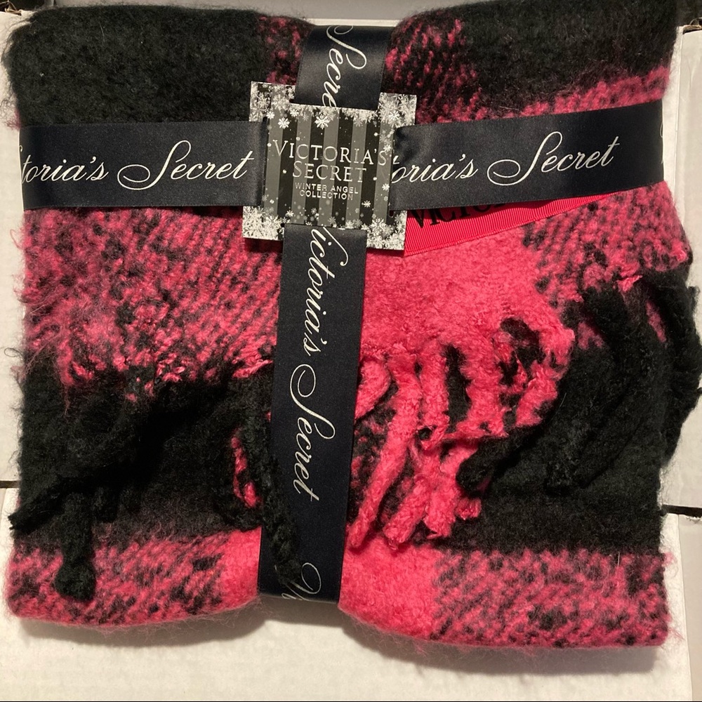 VS winter angels scarf